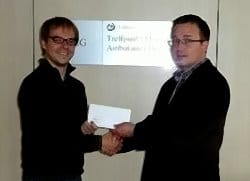 Auf dem Bild: Nicky Herzog (Personalratsvorsitzender Landratsamt Aschaffenburg) und Jörg Veith (Kaufmännischer Leiter Lebenshilfe Aschaffenburg)