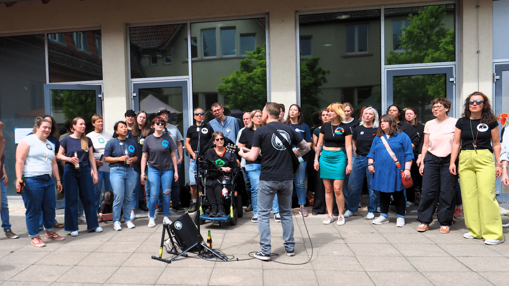 Aschaffenburger Kneipenchor auf dem Inklusionfest Alle(s) zusammen am 3. Mai 2025