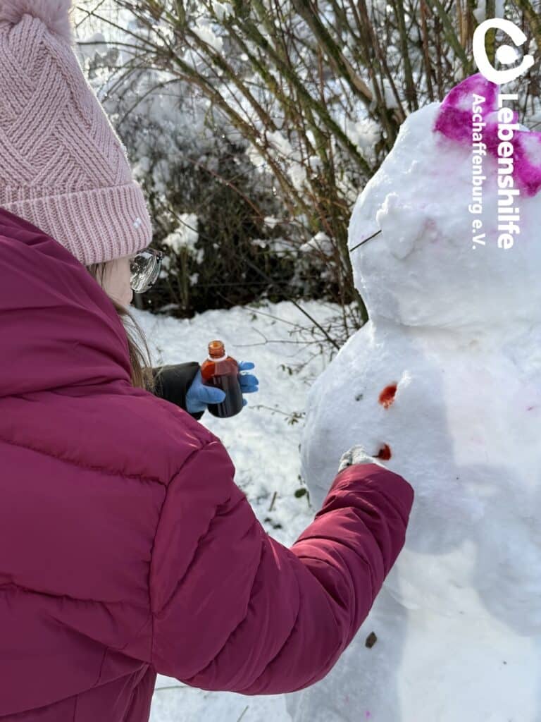 Spaß im Schnee in der Tagesförderstätte, Bild 6