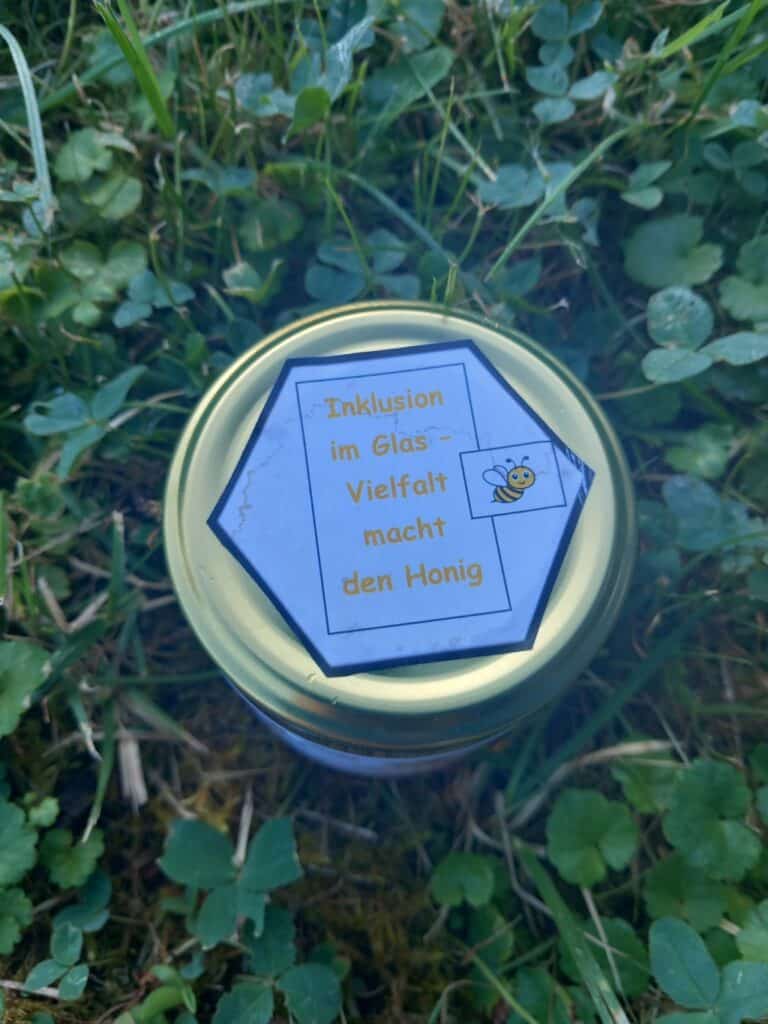 Honig "Inklusion im Glas", Bild 2