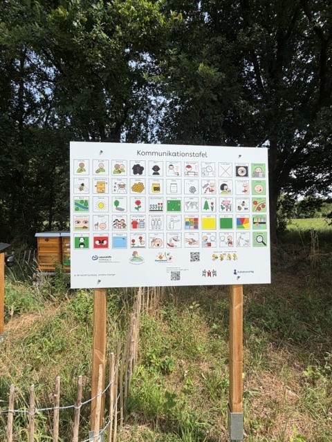 Die Kommunikationstafel an der IKT Hundertmorgenwald in Mömbris.